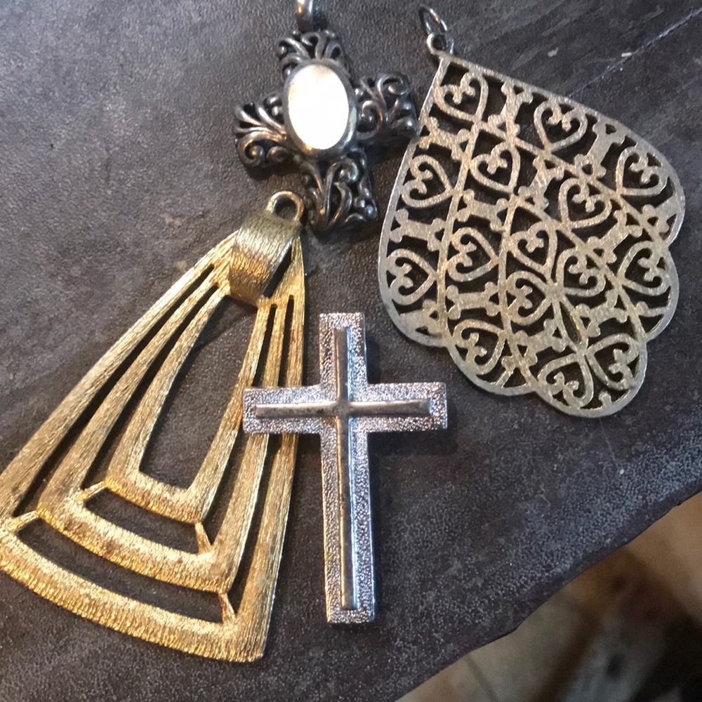 LOT OF 4 VINTAGE PENDANTS!